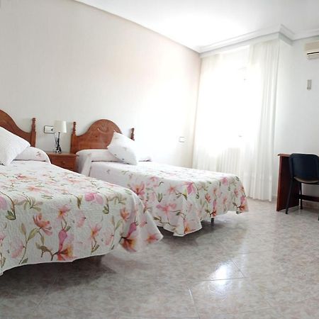 Abadía Hostal Restaurante El Abad מראה חיצוני תמונה
