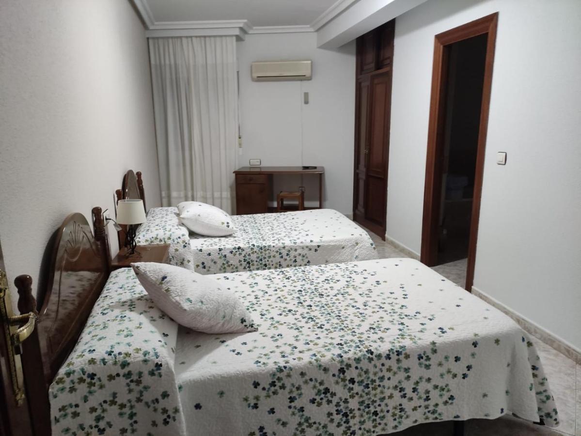 Abadía Hostal Restaurante El Abad מראה חיצוני תמונה